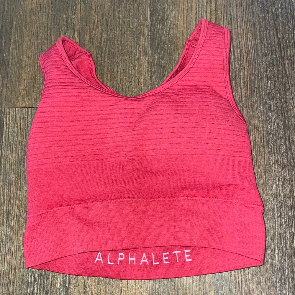 Alphalete cross over sports bra